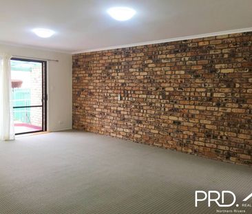 Private and Spacious Unit - Photo 2