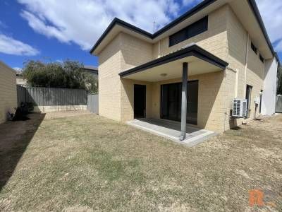 Stylish 3x2 Townhouse in the Heart of Nollamara - Photo 2