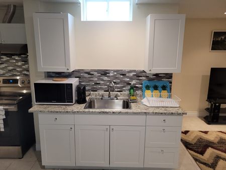 For Lease - 2 Saddler Avenue Unit# #1, Brampton, Ontario - Photo 3