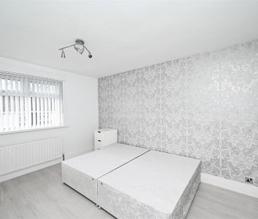 91 Knockleigh Drive, Carrickfergus, Greenisland, BT38 8UY - Photo 3