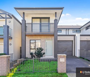 Beautiful Two-Storey Family Home - Photo 4