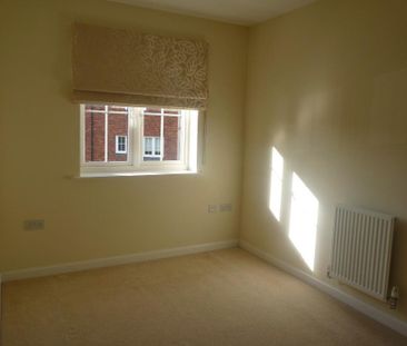 3 bedroom semi-detached house to rent - Photo 2