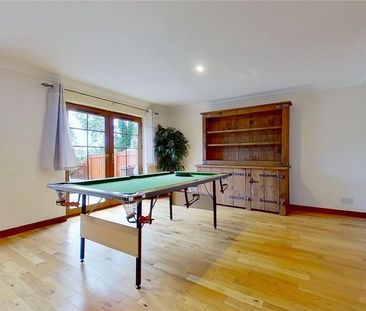 5 bedroom detached house to rent - Photo 2