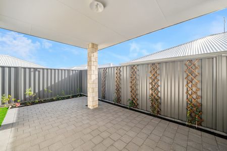 24 Ambrella Street, Treeby WA 6164 - Photo 3