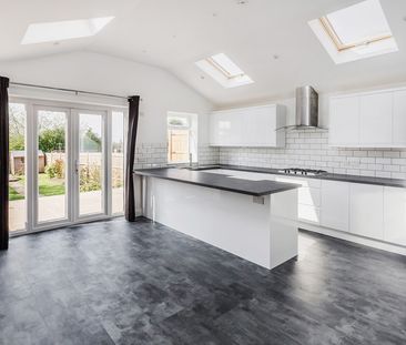 Ref: GK - New North Road - Photo 3