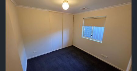 Family Friendly 3 Bedroom Home in Oakden - Photo 3