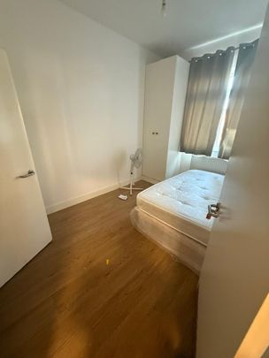Studio Flat, Central Mansions, SW16 - Photo 1