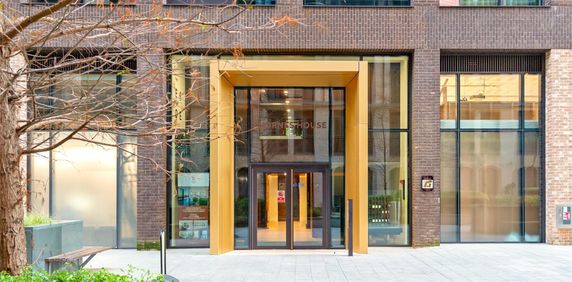 Thornes House, 4 Charles Clowes Walk, London, SW11 flat to rent - Photo 2