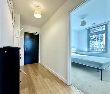 Ross Way, London - Photo 3