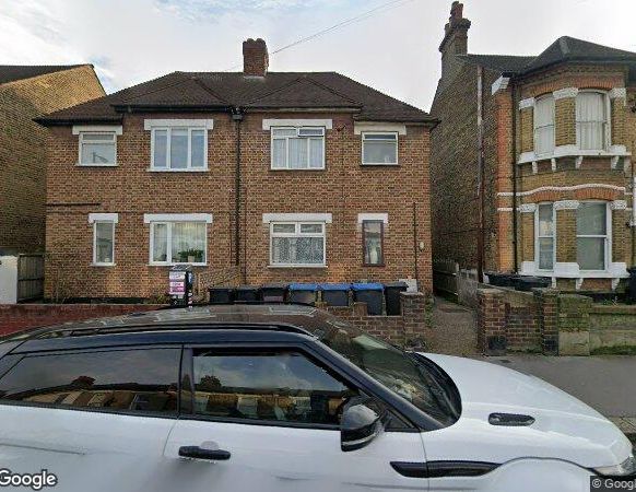 Room in a Shared Flat, London, SE25 - Photo 1