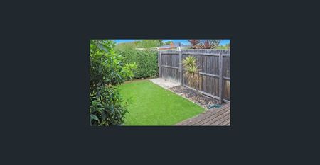 PRIME LOCATION - IMMACULATE ONE BEDROOM UNIT - Photo 5