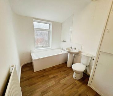 2 bedroom end of terrace house to rent - Photo 6