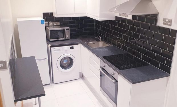 Studio to rent - Photo 1