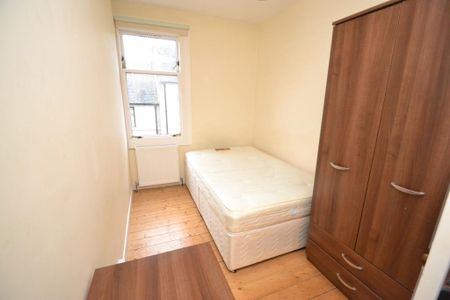 4 bedroom apartment to rent - Photo 2