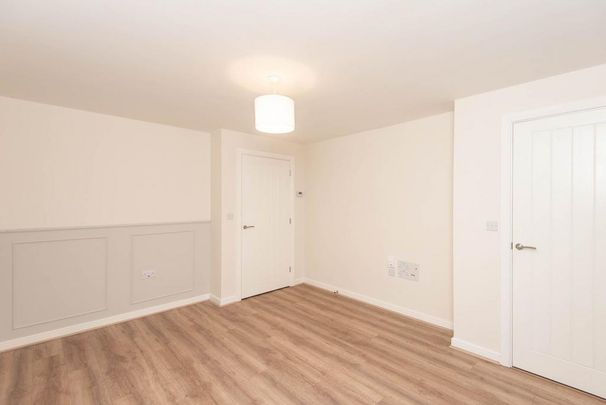 3 bedroom semi-detached house to rent - Photo 1