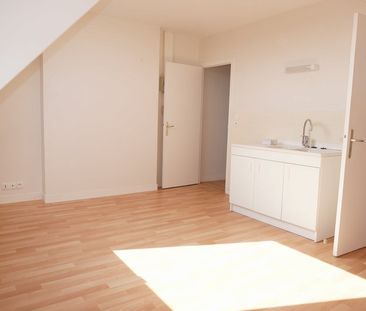 Location F2 VERSON - 25m2 - Photo 1