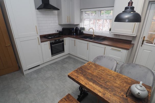 2 bedroom to let - Photo 1