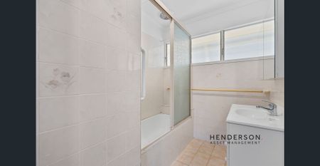 SPACIOUS 3-BEDROOM HOME ON LARGE BLOCK - Photo 5