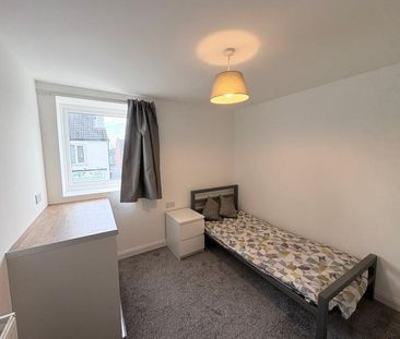 1 bedroom in a house share to rent - Photo 6