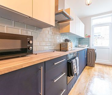 🏠 Great location professional house share 🏠 Room 5 - Photo 5