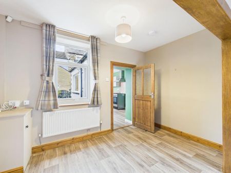 2 bedroom terraced house to rent - Photo 3