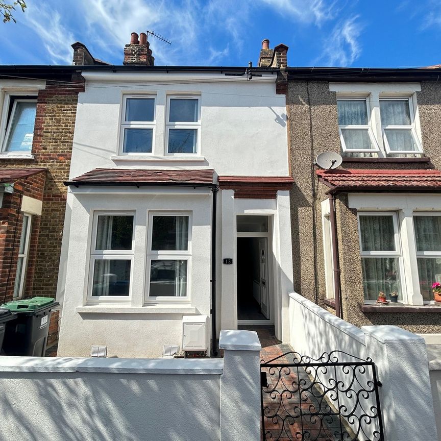 Charnwood Road, London, SE25 6 - Photo 1