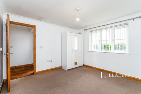 3 bedroom bungalow to rent - Photo 3