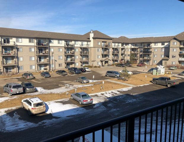 Spacious 1 Bedroom 1 Bathroom Condo*Underground Parking*In Suite Laundry*Patio!! | 309 Clareview Station Drive Northwest, Edmonton - Photo 1