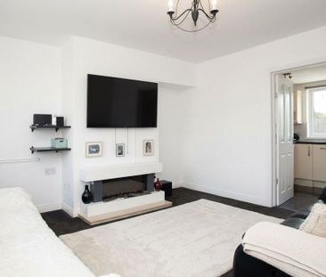 3 bedroom detached house to rent - Photo 2