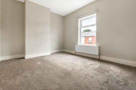 2 bedroom House To Let - Photo 3