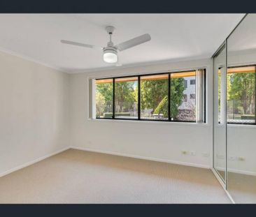 Perfectly Positioned Townhouse Just Steps From the CBD - Photo 6