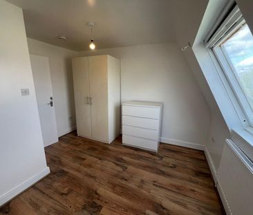 4 bedroom flat to rent - Photo 3