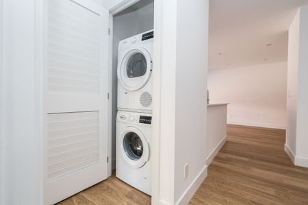 365 Eglinton Avenue East - Photo 2
