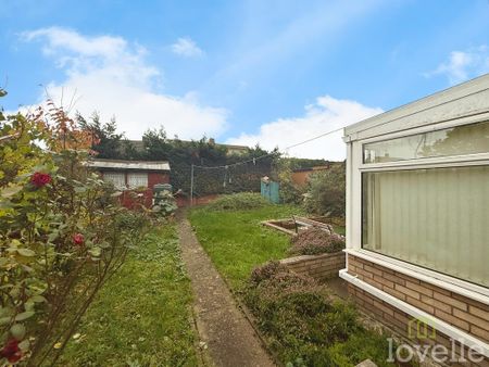 2 bedroom bungalow to rent - Photo 3