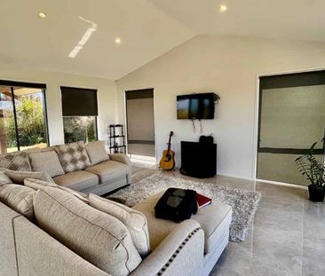 Stunning Rural Views and Entertainers Kitchen (4 Bedrooms) - Photo 3