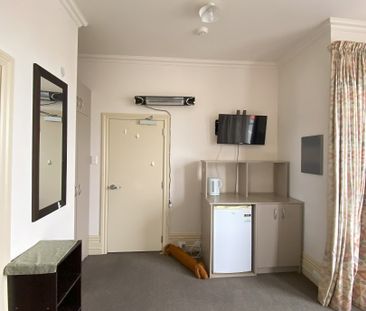 Boarding house room - Photo 3