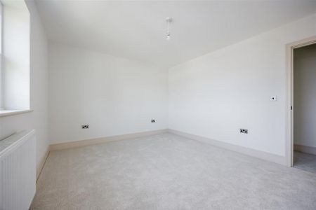 4 bedroom detached house to rent - Photo 5