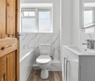 2 bedroom terraced house to rent - Photo 2