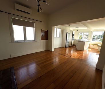 Modernized Homely Three Bedroom Home - Photo 1