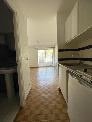 Studio de 18.90 m² avec kitchenette équipée. - Photo 3