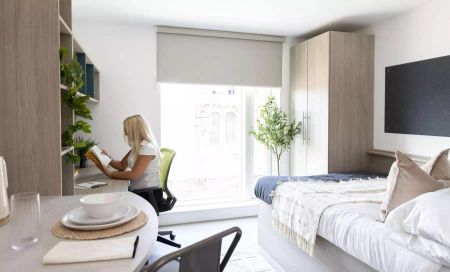 Bronze Studio - Photo 3