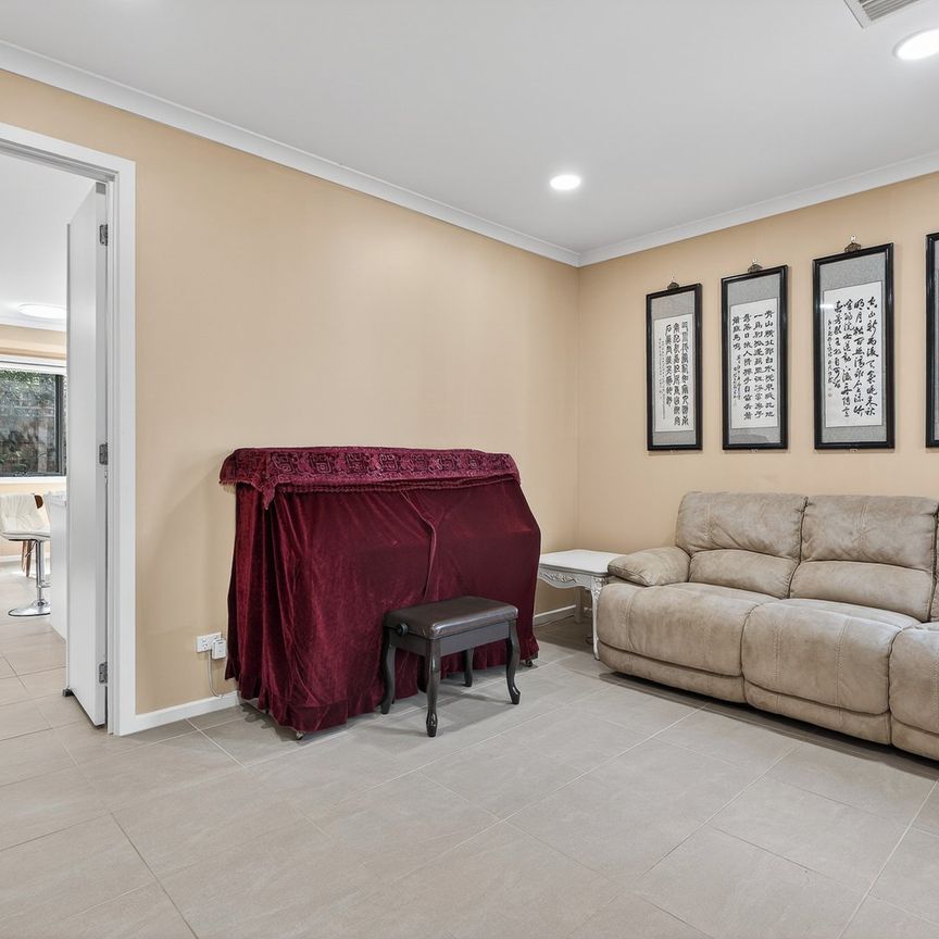 Fully Furnished Luxury Home in a Premium Location! - Photo 1