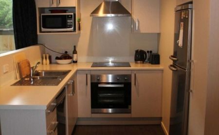 Stylish 3-Bedroom Townhouse for Rent – Your Dream Home Awaits! - Photo 4