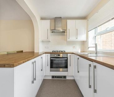 2 bedroom semi-detached house to rent - Photo 4