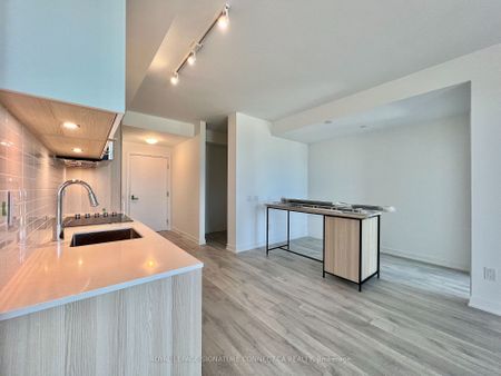 For Lease - 220 Missinnihe Way Unit# 706, Mississauga, Ontario - Photo 4