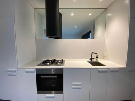 Furnished One-Bedroom Apartment in the Heart of Carlton - Photo 3