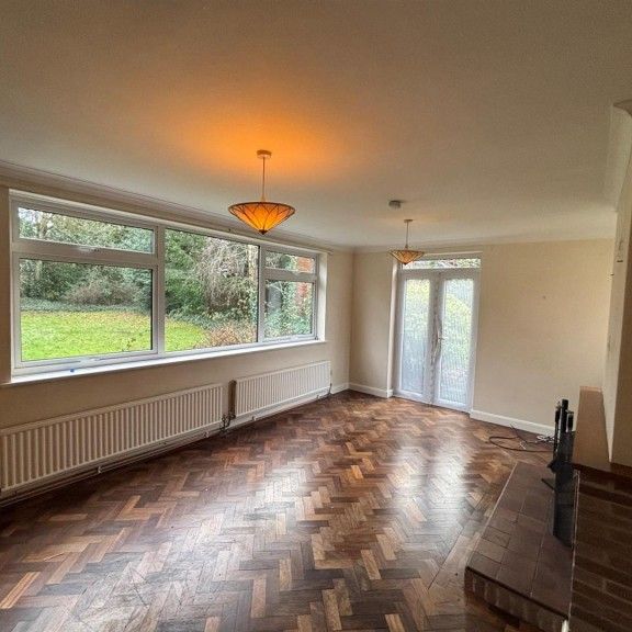 4 BED House To rent - Photo 1