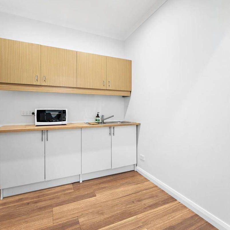 Spacious 5-Bedroom Home in the Heart of Wollongong CBD - Photo 1