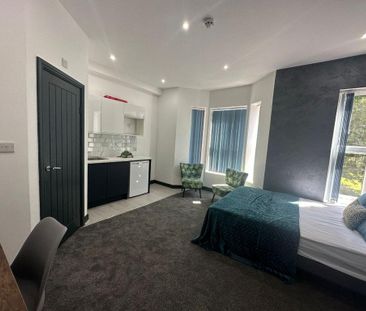 7 bedroom detached house to rent - Photo 4