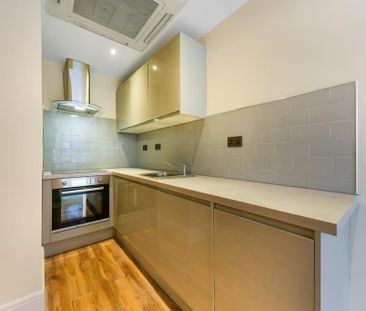 2 Bed Flat, Mitcham Lane, SW16 - Photo 3